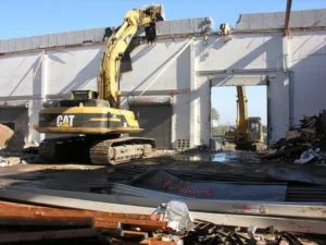 excavator being used in nippon express usa demolition project - pic 3